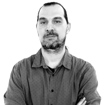 Gregor Butala- Redakcija Dnevnik 2024 - portreti za komentarje in kolumne - kolumnisti - komentatorji &ndash; novinarji - portret //FOTO: Luka Cjuha