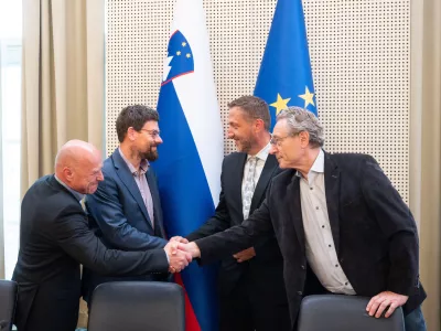 Sindikati bodo odločno proti demontaži plačne reforme