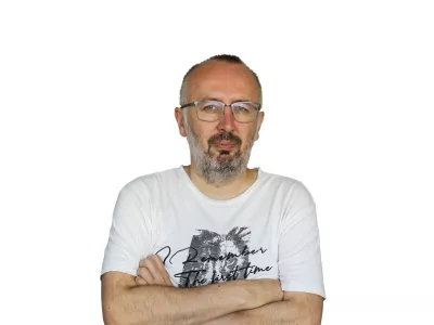 Miha Andol&scaron;ek, novinar Dnevnika, za ONLINE