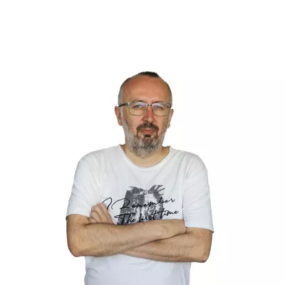 Miha Andol&scaron;ek, novinar Dnevnika, za ONLINE