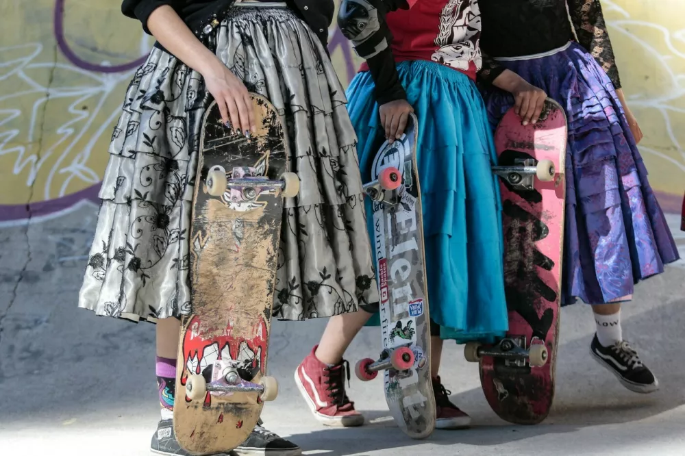 LA PAZ, BOLIVIA - JULY 16: Children wearing the traditional dress of the La Paz cholita skate during the cholita skaters competition in La Paz, Bolivia, on July 16, 2026 Jorge Mateo Romay Salinas / Anadolu/ABACAPRESS.COM,Image: 1116944803, License: Rights-managed, Restrictions:, Model Release: no 