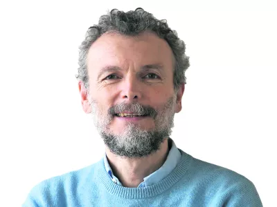 Dragan Petrovec, zunanji kolumnist- Dnevnik 2016 - portreti za komentarje in kolumne - kolumnisti - komentatorji - novinarji - novinarka - //FOTO: Tomaž Skale------BARVNA!!!, FOTO PERMANENT!!!