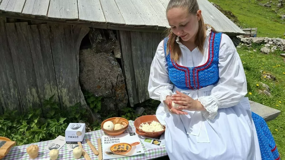 Iz predavalnic na pa&scaron;nike: Mlada ambasadorka, ki oživlja skoraj pozabljeno dedi&scaron;čino
