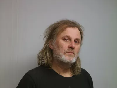 .- 27.01.2017 - Borut Mehle, novinar  - Dnevnik 2017 - portret za komentarje in kolumne - kolumnisti - novinarji //FOTO: Luka Cjuha. / Foto: Luka Cjuha