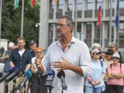 Franco Jurij21.7-2026 - novinarska konferenca Pobude za referendum proti politični policiji ob uradni vložitvi zahteve za referendum proti noveli zakona o parlamentarni preiskavi v državni zborFoto: Luka Cjuha