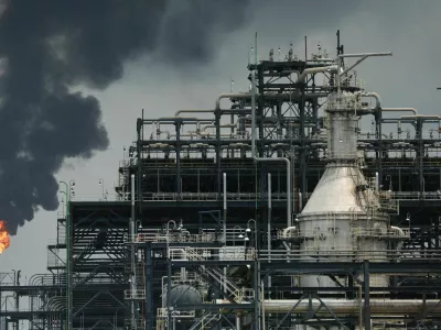 FILE PHOTO: A flame rises from a gas flare at the Dangote oil refinery and fertilizer plant site in the Ibeju Lekki district of Lagos, Nigeria, March 2, 2026. REUTERS/Sodiq Adelakun/File Photo