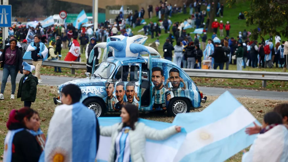 Soccer Football - FIFA World Cup 2026 - Argentina players arrive in Buenos Aires after the final - Buenos Aires, Argentina - July 20, 2026 Argentina fans gather in Buenos Aires to welcome the team home after Argentina lost the World Cup final against Spain REUTERS/Matias Baglietto / Foto: Matias Baglietto