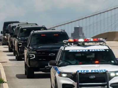 The motorcade believed to be carrying former Venezuela President Nicolas Maduro and his wife, Cilia Flores, travels along FDR drive after leaving Manhattan federal court, Wednesday, July 22, 2026, in New York. (AP Photo/Adam Gray)