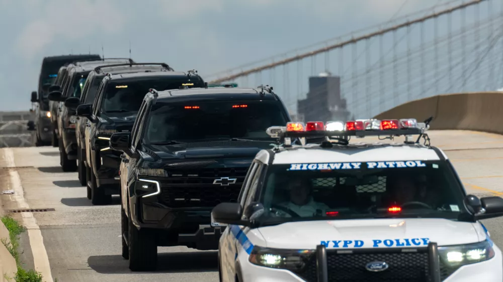 The motorcade believed to be carrying former Venezuela President Nicolas Maduro and his wife, Cilia Flores, travels along FDR drive after leaving Manhattan federal court, Wednesday, July 22, 2026, in New York. (AP Photo/Adam Gray)