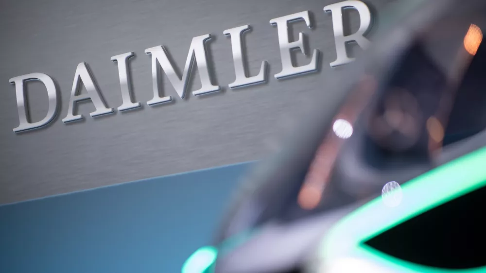 FILED - 06 February 2019, Baden-Wuerttemberg, Stuttgart: The Daimler AG logo can be seen during the company's annual news conference. Photo: Sebastian Gollnow/dpa