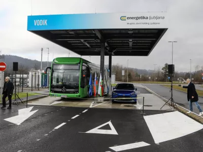 10.2.2026 - odprtje polnilnega parka za alternativna goriva, v katerem bo poleg polnilnic za avtobuse na električni pogon urejena tudi prva javna polnilnica za vozila na vodikov pogon v Sloveniji, dogodka se bo udeležil tudi ljubljanski župan Zoran JankovićFoto: Luka Cjuha