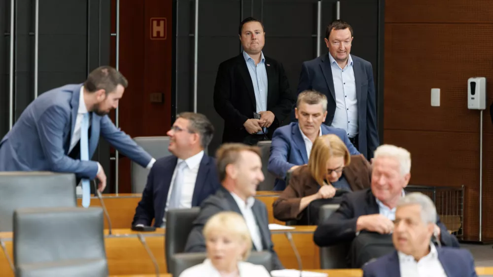 Ljubljana, DZ.Izredna seja DZ, na kateri so obravnavali zahtevo za razpis zakonodajnega referenduma o noveli zakona o parlamentarni preiskavi.