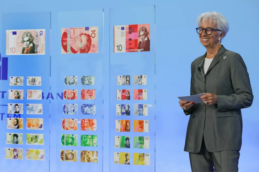 23.07.2026, Frankfurt, DEU Christine Lagarde, Praesidentin der Europaeischen Zentralbank. Christine Lagarde stellt die Entwuerfe fuer die neuen Euroscheine vor. In den naechsten Wochen koennen die Buerger abstimmen, ob sie sich fuer die Voegel auf den Scheinen entscheiden oder lieber beruehmte Europaer. *** July 23, 2026, Frankfurt, Germany Christine Lagarde, President of the European Central Bank Christine Lagarde presents the designs for the new euro banknotes In the coming weeks, citizens will be able to vote on whether they prefer the birds on the banknotes or famous Europeans,Image: 1118070090, License: Rights-managed, Restrictions: imago is entitled to issue a simple usage license at the time of provision. Personality and trademark rights as well as copyright laws regarding art-works shown must be observed. Commercial use at your own risk., Model Release: no 