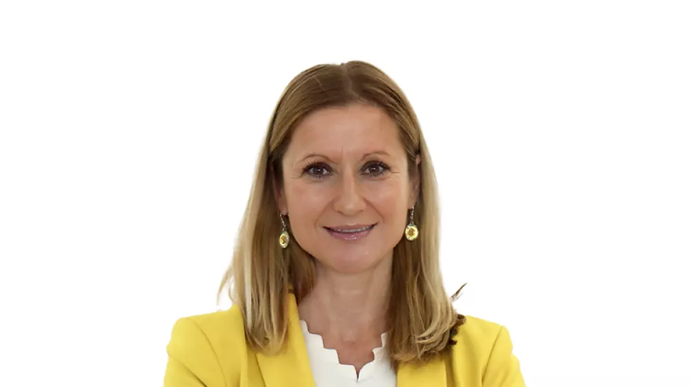 Tina JerebZA ONLINE - Redakcija Dnevnik 2024 - portreti za komentarje in kolumne - kolumnisti - komentatorji &ndash; novinarji - //FOTO: Tomaž Skale