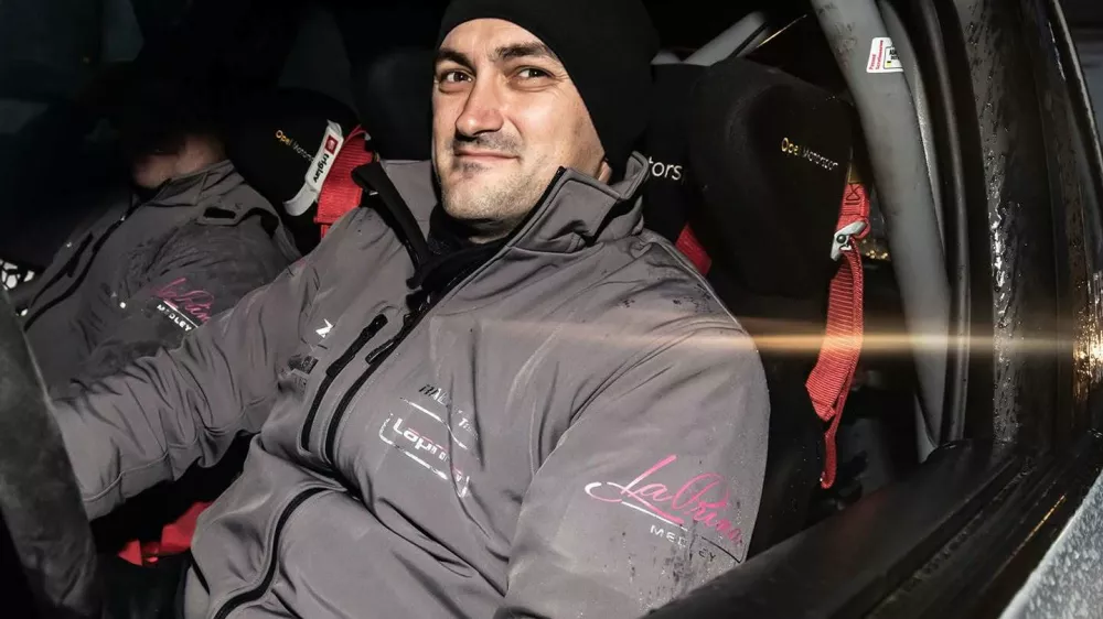 Primož Tavčar, avtomobilist, ki v Sloveniji uresničuje koncept Dirke prvakov (Race of Champions)