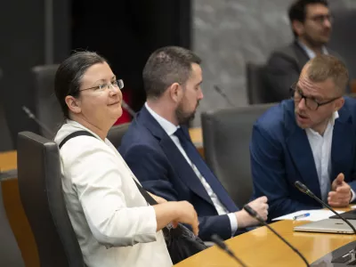 Katja Kokot15.06.2026 Državni zbor - parlament - Izredna seja DZ, na kateri bodo odločali o spremembah zakona o lokalnih volitvah ter obravnavali mandatno-volilne zadeve, v okviru katerih bi DZ potrdil mandata nadomestnima poslankamafoto: Nik Erik Neubauer