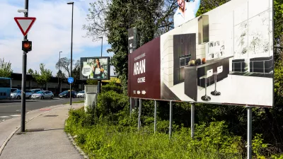 - oglasne table - jumbo plakat – reklamni pano - oglaševanje - plakatiranje - Aran kuhinje - 16.04.2019 – križišče Dunajska cesta – Topniška ulica v Ljubljani -//FOTOI: Bojan Velikonja