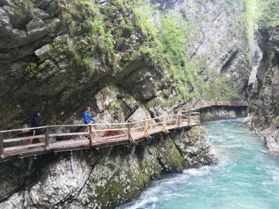 "Znatna od&scaron;kodnina" za Madžarko, na katero je v Vintgarju padla skala