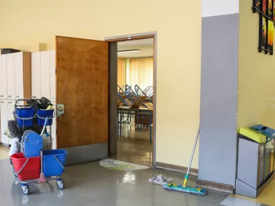 Namesto oddiha kadrovske sestavljanke: &scaron;ole obupano i&scaron;čejo učitelje
