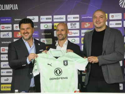 - Igor Bari&scaron;ić, direktor,- Miha Brečko, trener Olimpije,- Necat Ayg&uuml;n, &scaron;portni direktor,- 12.06.2026. - Predstavitev novega trenerja NK Olimpija Miha Brečka.FOTO: Bojan Velikonja