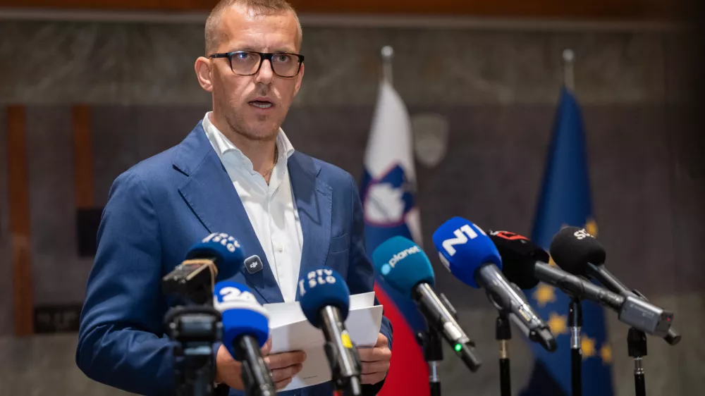 Ljubljana, DZPoslanec Boris Mijic podal izjavo v DZ.