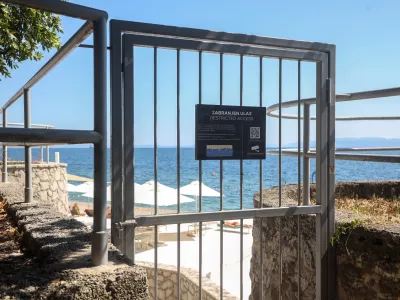 20.7.2026. Rijeka - Drzavno odvjetnistvo Republike Hrvatske (DORH) i sluzbeno je potvrdilo kako provodi izvide vezane uz plazu ispred rijeckog hotela Hilton Costabella Beach Resort & Spa. Ova potvrda predstavlja novi korak u visemjesecnom sporu koji je prerastao u prvorazredno politicko pitanje i simbol borbe za javni pristup pomorskom dobru. Photo: Nel Pavletic/PIXSELL