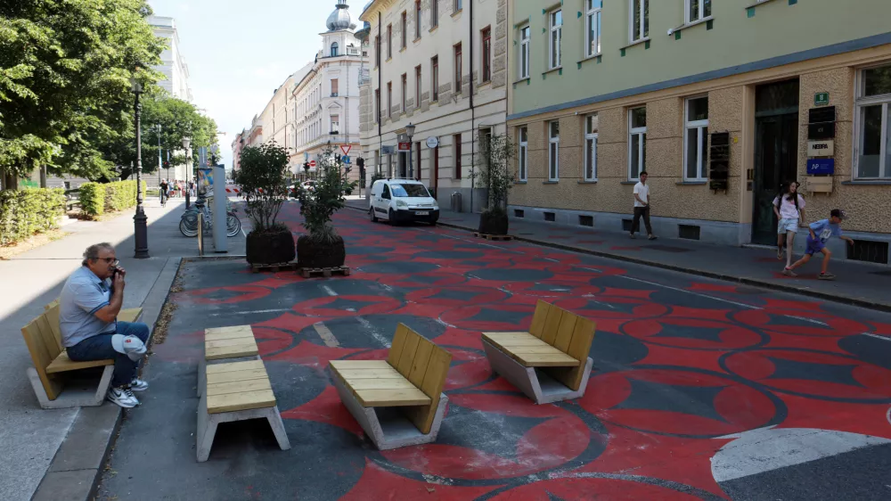 03.07.2026 - Miklo&scaron;ičeva ulica, zapora ceste, sprehajalna conaFoto: Tomaž Skale