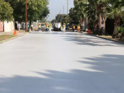 Los Angeles, barvanje cest v belo. Foto: Komunala LA
