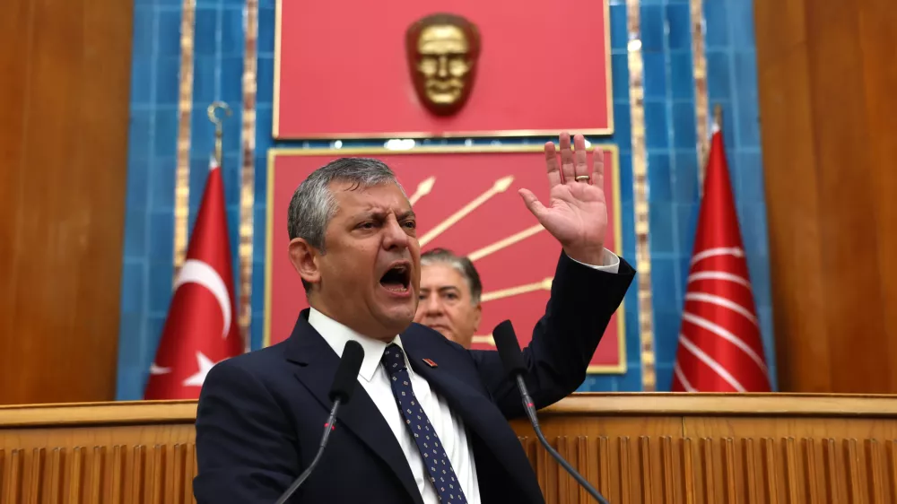 Tur&scaron;ka opozicija se prisilno preoblikuje za volilni spopad