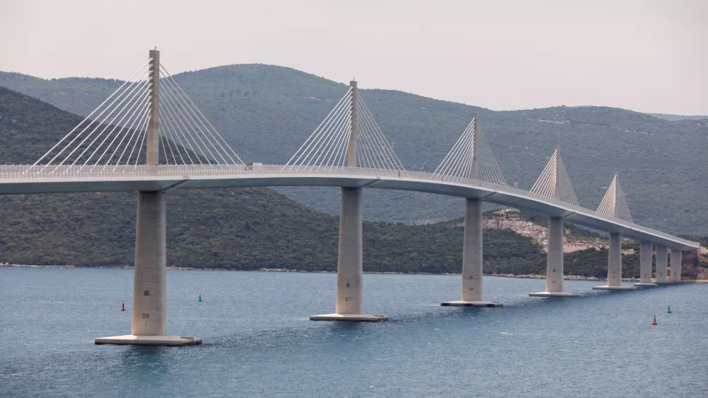 Hrvaska, Peljesac.Peljeski most.