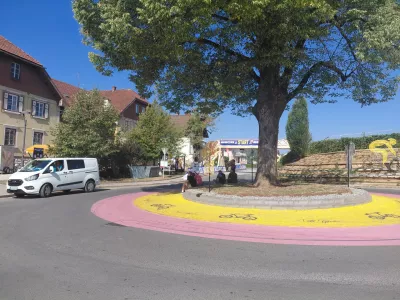Pogačarjev domači kraj je že v pričakovanju velikega kolesarskega dne. Foto: Vesna Levičnik