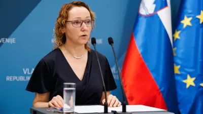 Ljubljana, vlada.Izjava za javnost ministrice za demografijo, druzino in socialne zadeve Mateje Ribic v zvezi s poslovanjem ministrstva.Ministrica Mateja Ribic.