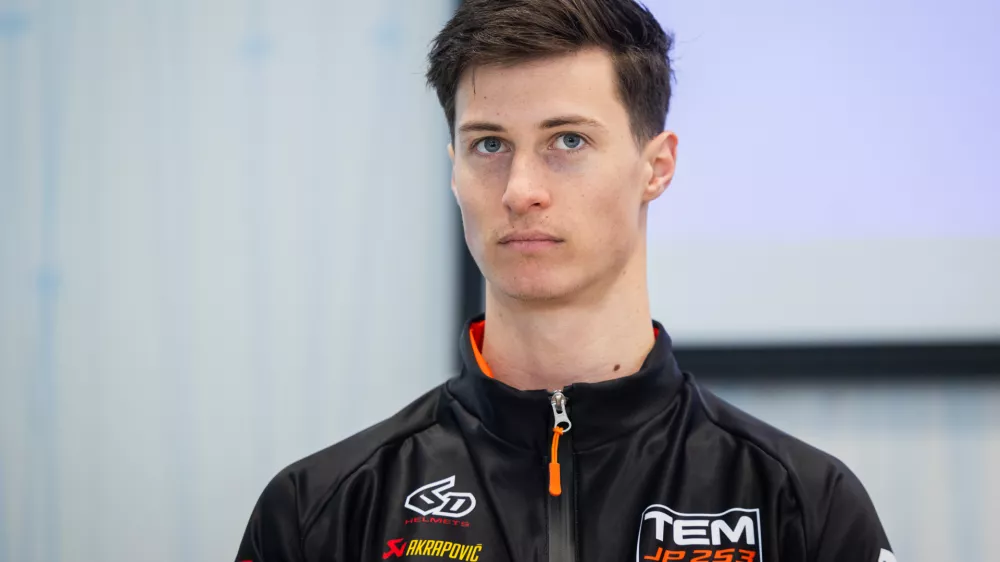 Vransko, AMZS Center varne voznje.Novinarska konferenca pred zacetkom nove sezone v motosportu in kartingu.Motokrosist Jan Pancar.