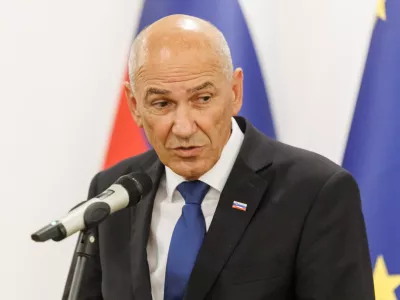 Ljubljana, vlada.Konstitutivna seja strateskega sveta za gospodarstvo.Predsednik vlade Janez Jansa.