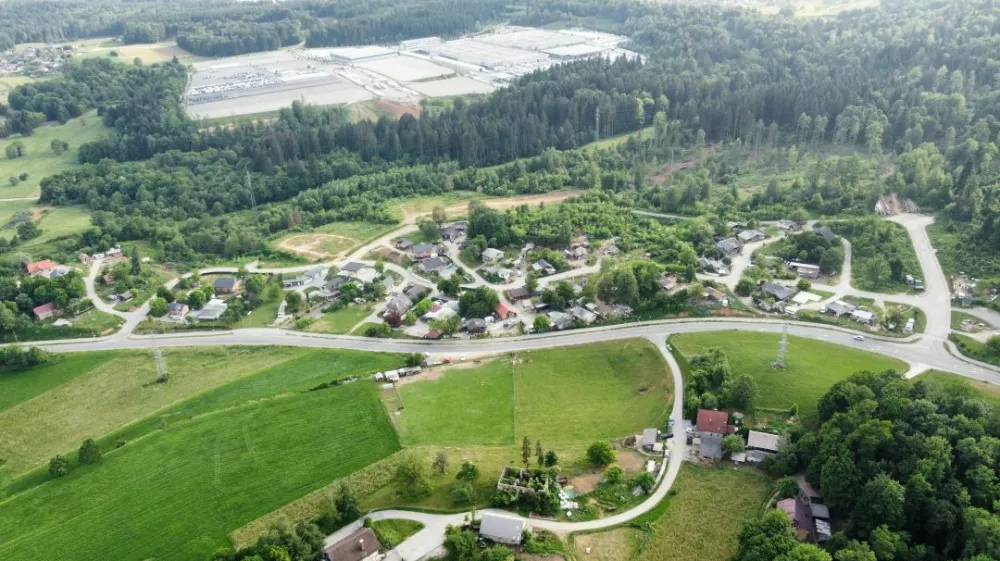 Ureditev romskega naselja Brezje-Žabjak je prejelo zlati svinčnik 2023 za področje prostorskega načrtovanja, priznanje Zbornice za arhitekturo in prostor Slovenije (ZAPS) F arhiv ZAPS