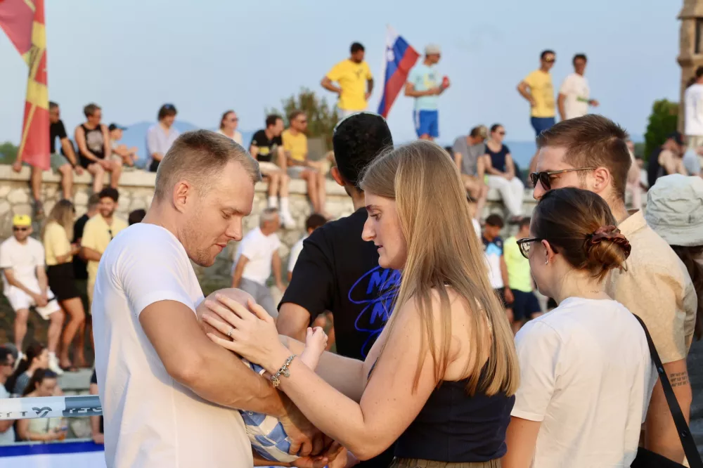 Komenda v rumenem, Pogačar navdu&scaron;en nad dogajanjem: "Bolj&scaron;e kot na Alpe d'Huez"