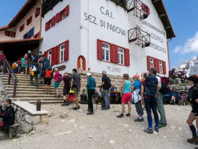 Dolomiti, Tre Cime, gneča. Foto: Profimedia