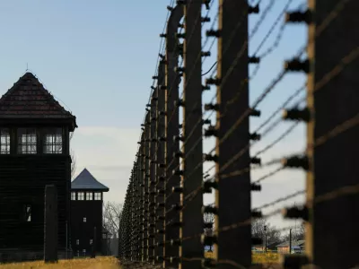 A barbed wire is seen at the site of the former Nazi German concentration and extermination camp Auschwitz-Birkenau prior to the 80th anniversary of the liberation of the camp in Brzezinka, Poland, January 26, 2025. REUTERS/Aleksandra Szmigiel