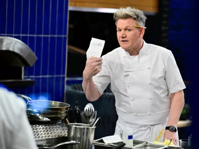 Usodo televizijskega kuhanja je korenito spremenil Gordon Ramsay s svojo Peklensko kuhinjo (Hell's Kitchen), saj je kuhinja v tej oddaji kar naenkrat postala boji&scaron;če. F Getty Images
