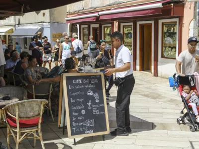 Poreč1.08.2023 - Hrva&scaron;ka Istra - turizem - poletje - počitnice - turisti - turistična sezonaFOTO: Luka Cjuha