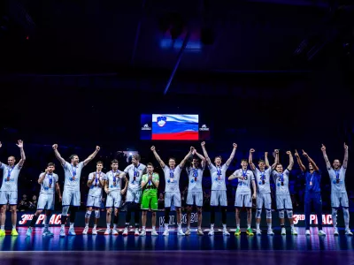 Kitajska, Ningbo.Slovenska moska odbojkarska reprezentanca je v tekmi za tretje mesto letosnje sezone lige narodov na zakljucnem turnirju v kitajskem Ningboju premagala Japonsko.Foto: Wolleyball World