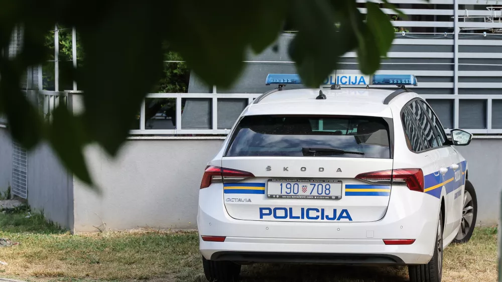 19.07.2026, Zagreb, Nocas je oko 4 sata iza ponoci izbio pozar u naselju Borovje u Ulici Davora Zbiljskog u kojem je jedna osoba smrtno stradala a druga je prevezena u bolnicu. Policijski ocevid je u tijeku. Photo: Emica Elvedji/PIXSELL