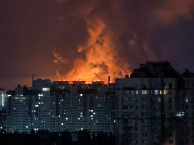 Smoke rises during a Russian missile strike, amid Russia's attack on Ukraine, in Kyiv, Ukraine, August 5, 2026. REUTERS/Gleb Garanich