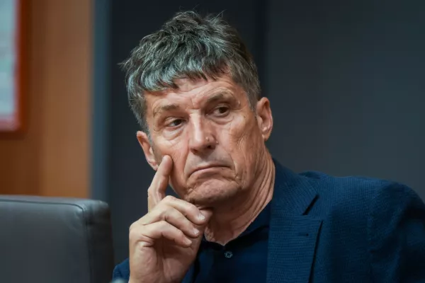 Ljubljana, DZ.Seja kolegija predsednika DZ, na kateri so se dogovorili o sklicu izredne seje DZ ter obravnavali predlog o dopolnitvah zakona o praznikih in dela prostih dnevih po skrajsanem postopku.Vodja poslanske skupine Svoboda Borut Sajovic. 