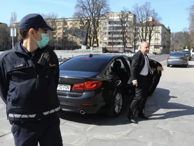 Kulturno ministrstvo brez lastnega &scaron;oferja, Cigler Kralj za avto plačuje najvi&scaron;jo boniteto