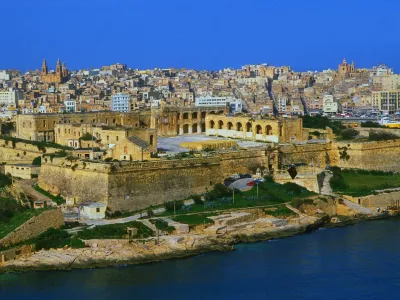 Malta,Silema, 07.12.19889 island photos Malta photo: view of Fort Manoel [automated translation] [XPAEXPORTID002010]