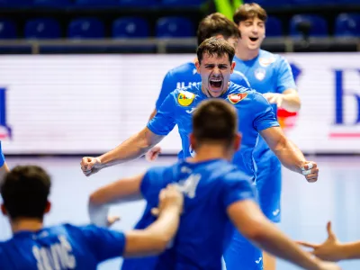 Beograd, Srbija.Evropsko mosko prvenstvo v rokometu do 18 let.Polfinalna tekma med Slovenijo in Dansko.