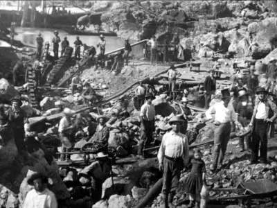 Iskalci zlata na reki American River blizu Sacramenta okoli leta 1852 / Foto: Wikipedija
