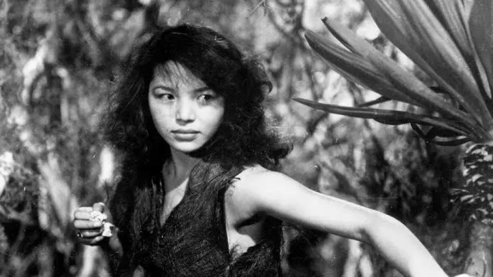 Akemi Negishi v vlogi Kraljice Anathana v filmu Josefa von Sternberga Anathan / Foto: Sekvenca Iz Filma