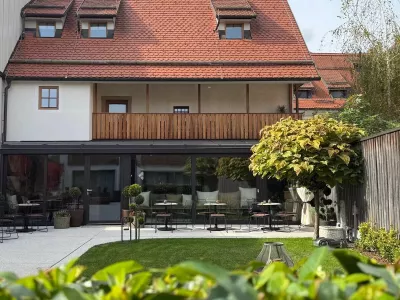 Žebljarjeva hi&scaron;a v &Scaron;kofji Loki, kulturni spomenik, dana&scaron;nji Impressio hotel / Foto: Arhiv Impressio Hotela